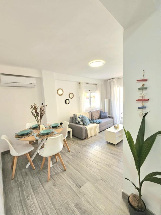 Mavi Torre Del Mar Apartment Luaran gambar